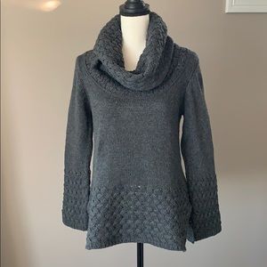 NWT beautiful braided sweater